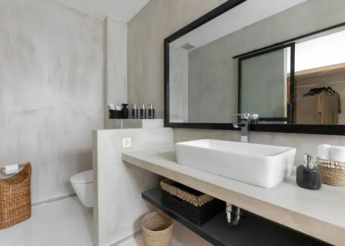 Chic 4Br Villa Kenza Canggu By Orivista