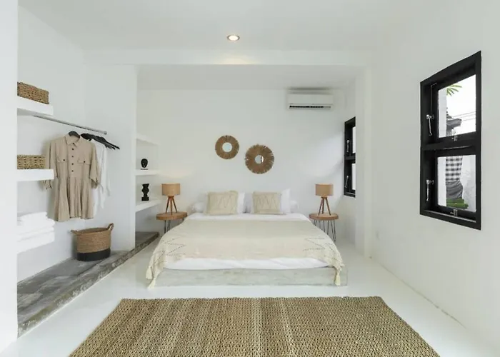 Chic 4Br Villa Kenza Canggu By Orivista Вилла Чангу