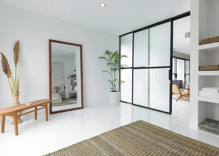 Chic 4Br Villa Kenza Canggu By Orivista Вилла Чангу
